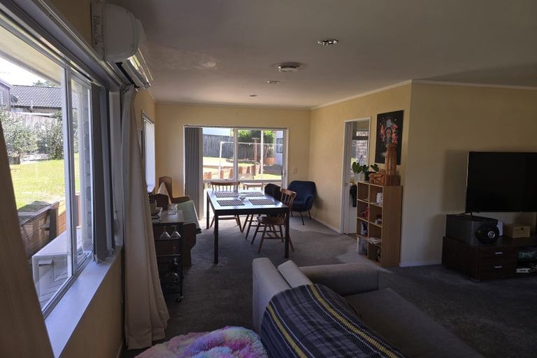 Photo of property in 15 Picasso Drive, West Harbour, Auckland, 0618