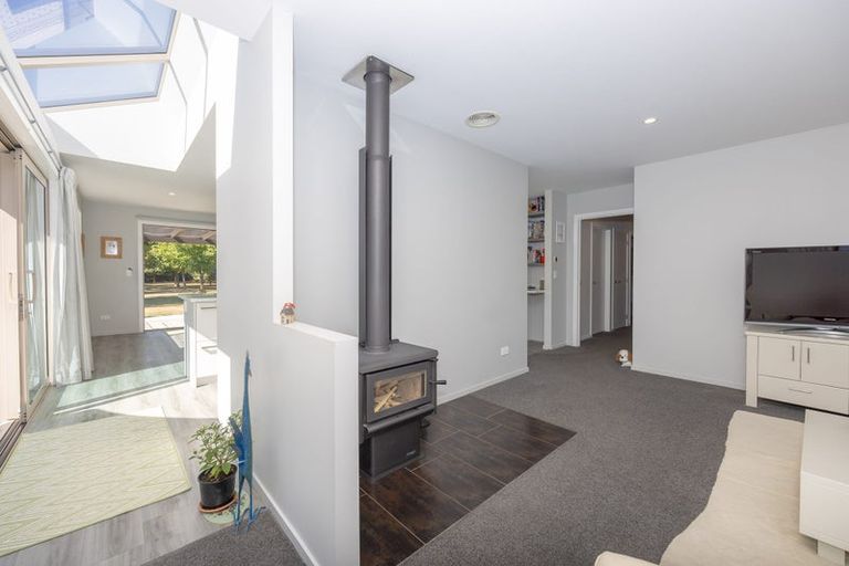 Photo of property in 11 Long Grass Place, Hawea Flat, Wanaka, 9382