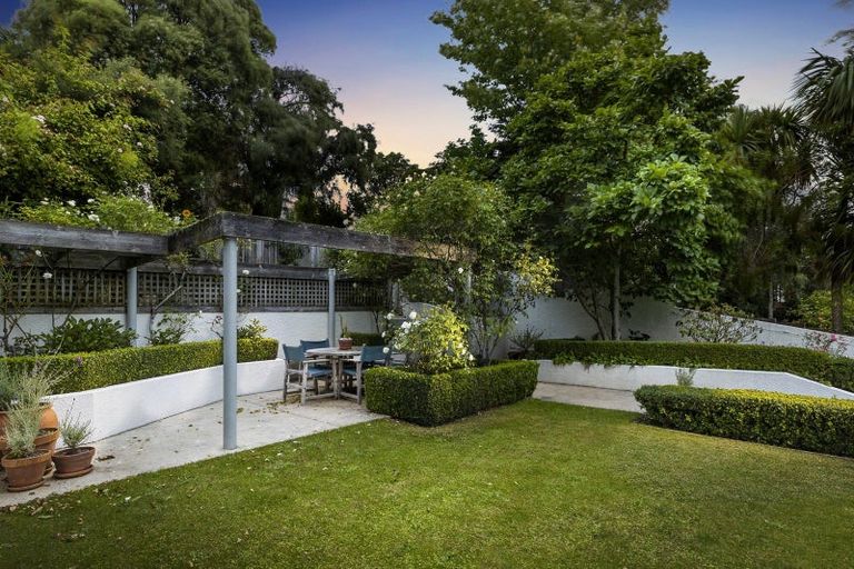 Photo of property in 34 Marine Parade, Macandrew Bay, Dunedin, 9014