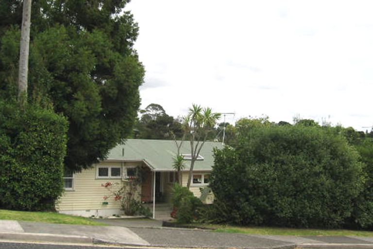 Photo of property in 50 Tiri Tiri Road, Birkdale, Auckland, 0626