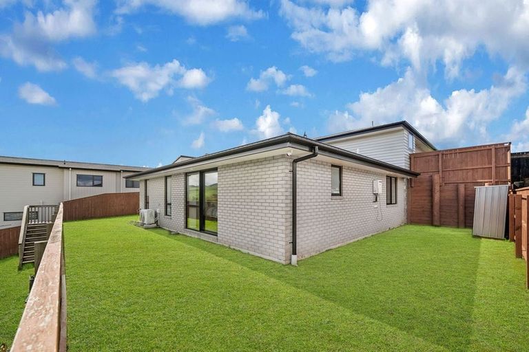 Photo of property in 124 Harriet Johnston Drive, Pokeno, 2402