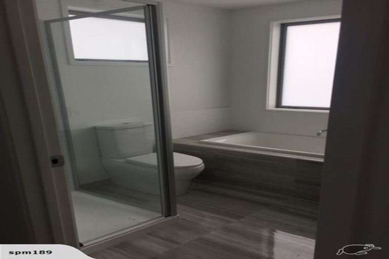 Photo of property in 7 Greenfinch Road, Hobsonville, Auckland, 0616