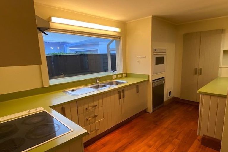 Photo of property in 50 Norton Park Avenue, Fairfield, Lower Hutt, 5011