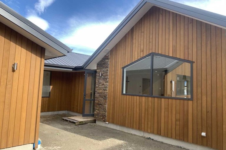 Photo of property in 70 Spur Ridge Rise, Jacks Point, 9371