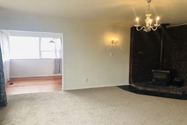 Photo of property in 8 Cheryl Place, Hillcrest, Auckland, 0627