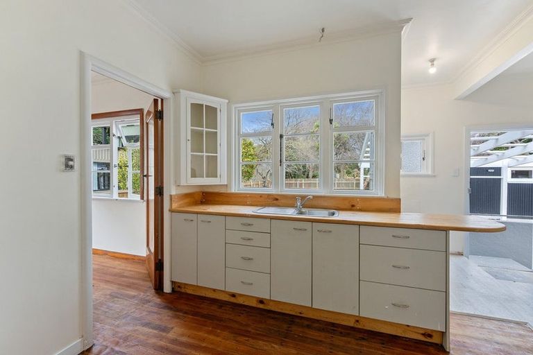 Photo of property in 40 Domain Road, Otaki, 5512