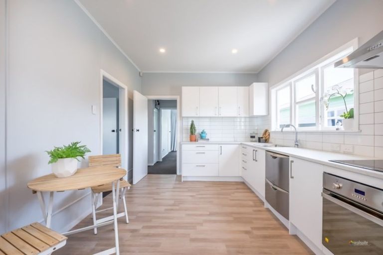 Photo of property in 7 East Street, Petone, Lower Hutt, 5012