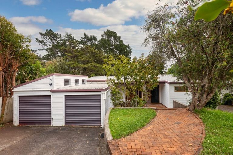 Photo of property in 18 Kawaka Street, Titirangi, Auckland, 0604