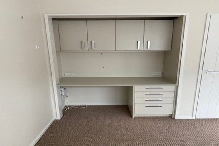 Photo of property in 1 Pohutukawa Avenue, Shelly Park, Auckland, 2014