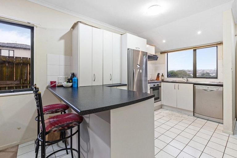 Photo of property in 88 Naylors Drive, Mangere, Auckland, 2022