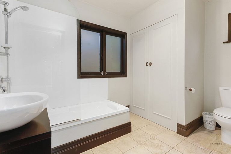 Photo of property in 512a West Coast Road, Oratia, Auckland, 0604