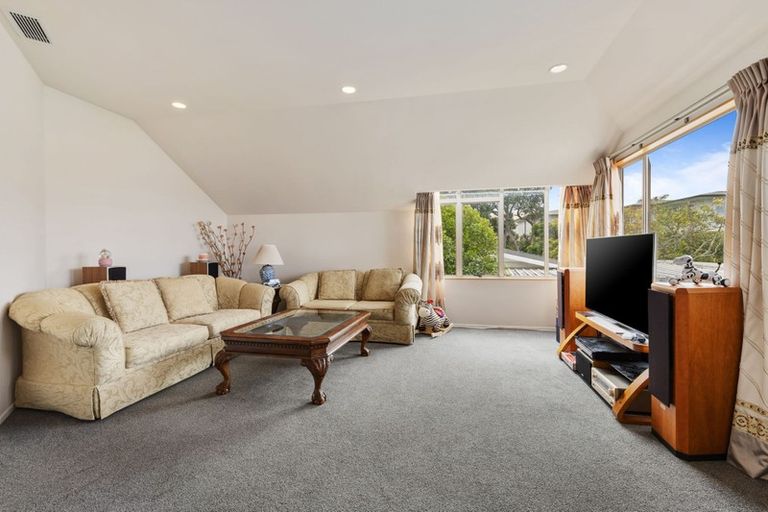 Photo of property in 1/10 Midway Avenue, Castor Bay, Auckland, 0620