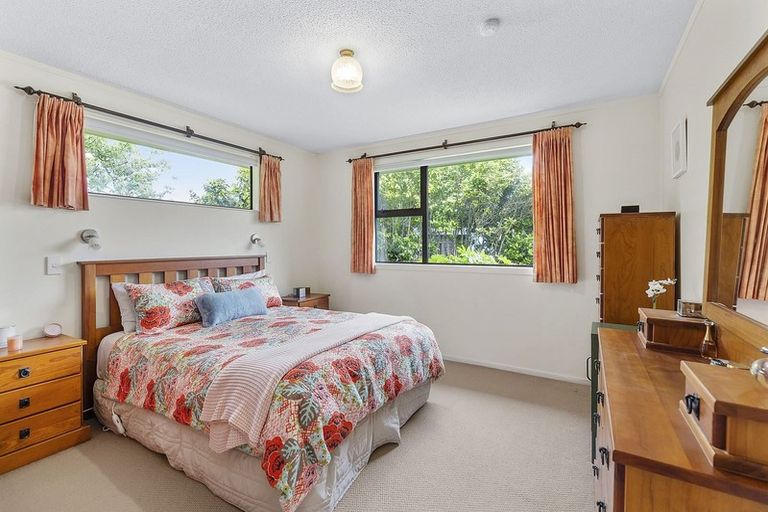 Photo of property in 4 Deveron Place, Tawa, Wellington, 5028