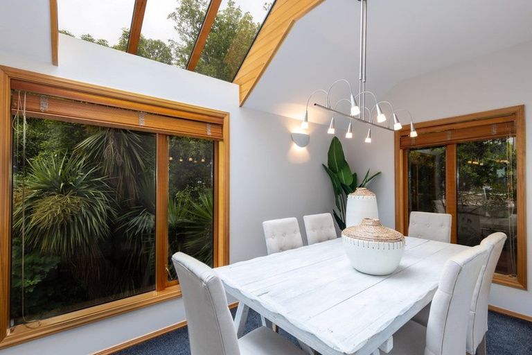 Photo of property in 32 Dyers Pass Road, Cashmere, Christchurch, 8022