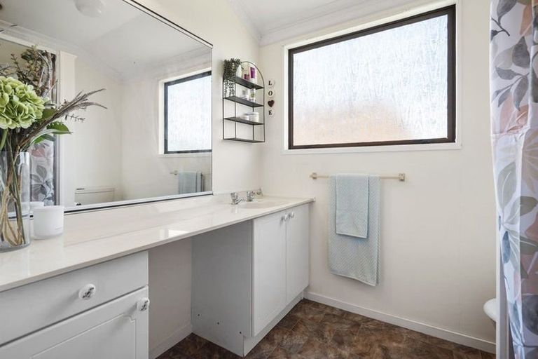 Photo of property in 5 Cathray Place, Matua, Tauranga, 3110