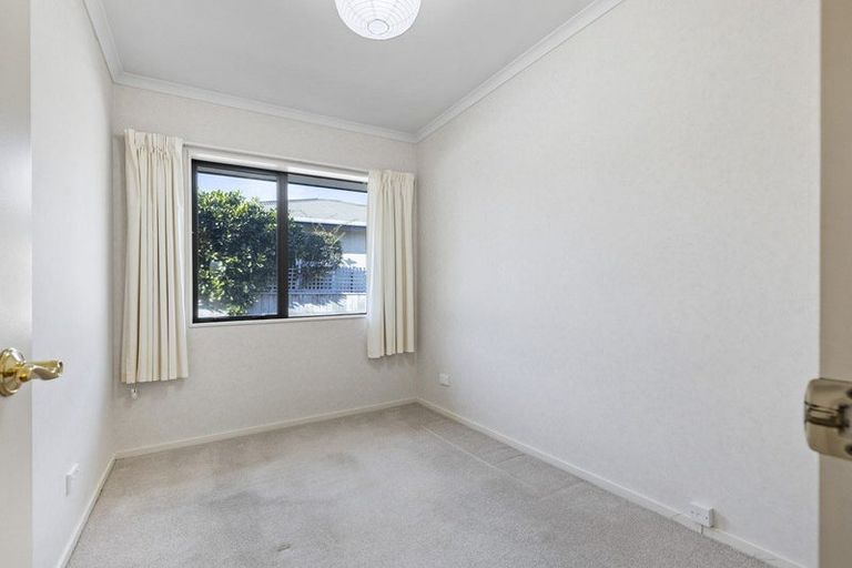 Photo of property in 110 Pahiatua Street, Hokowhitu, Palmerston North, 4410