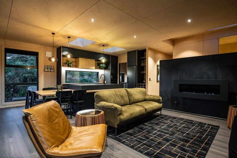 Photo of property in 2 Whaitere Place, Waikawa, Picton, 7220