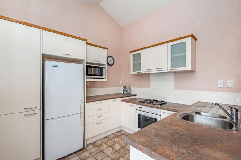 Photo of property in 7 Cinnabar Place, Westgate, Auckland, 0614