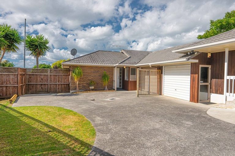 Photo of property in 1/16 Fieldstone Court, Northpark, Auckland, 2013