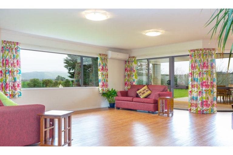 Photo of property in 27 Carrington Drive, Carterton, 5713