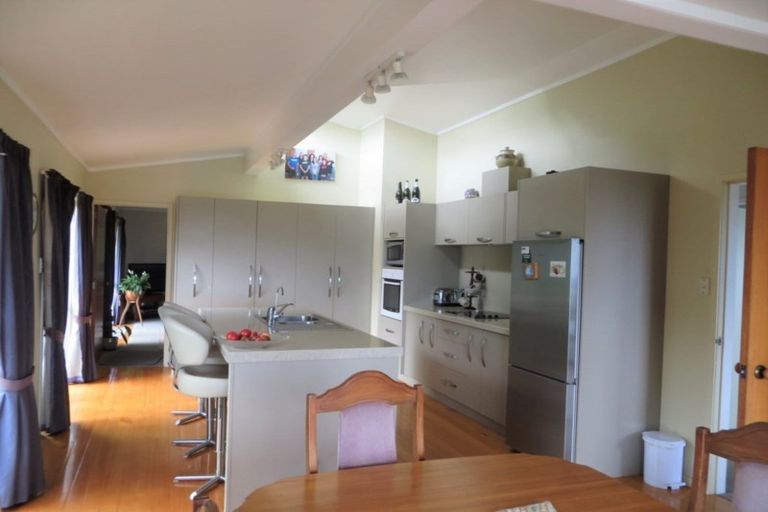 Photo of property in 114 Aorangi Road, Bryndwr, Christchurch, 8053