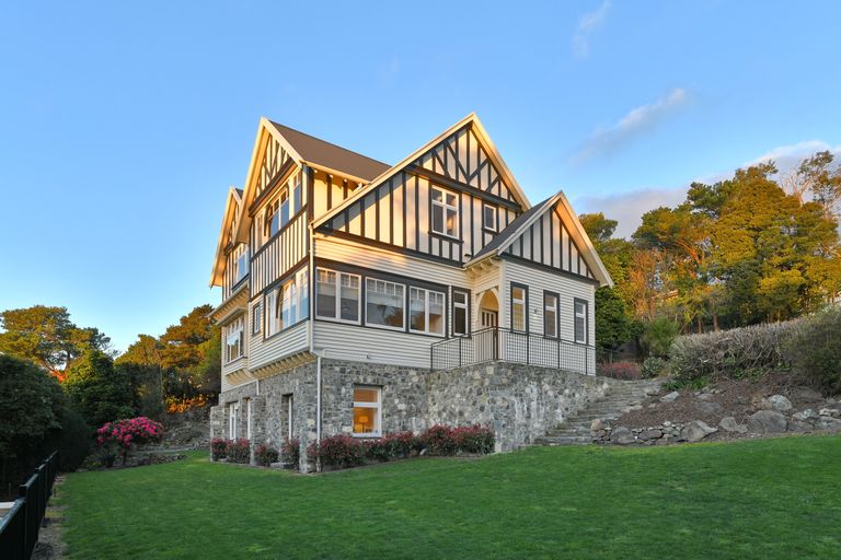 Photo of property in 103 Hackthorne Road, Cashmere, Christchurch, 8022