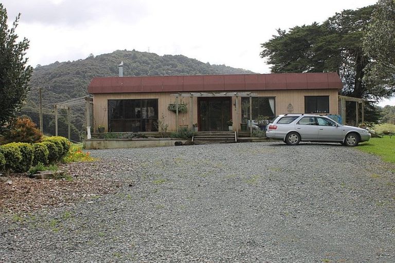 Photo of property in 316 Mountain Road, Maungaturoto, 0587