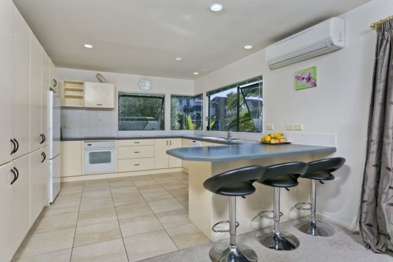 Photo of property in 43 Crestview Place, Browns Bay, Auckland, 0630