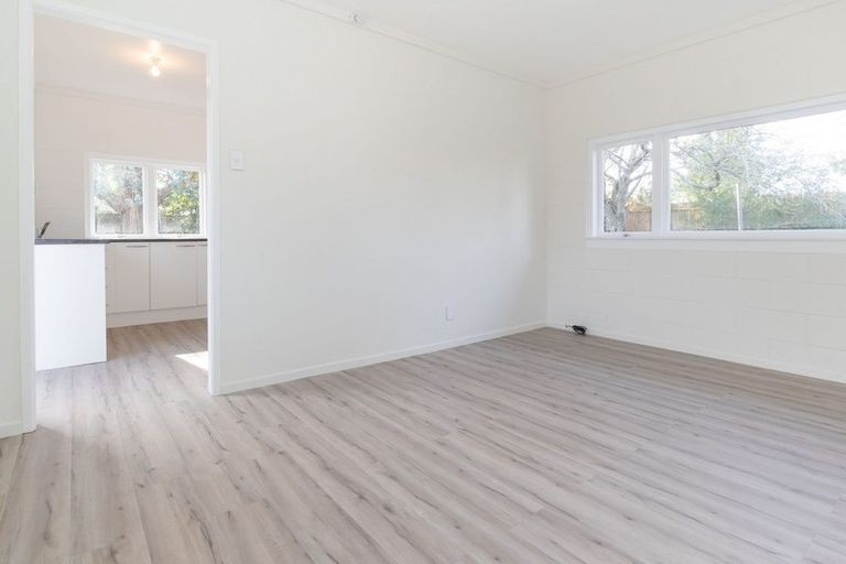 Photo of property in 34 Hellyers Street, Birkdale, Auckland, 0626