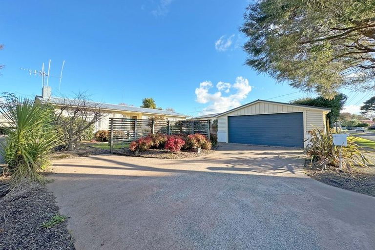 Photo of property in 24 Pulham Crescent, Queenwood, Hamilton, 3210