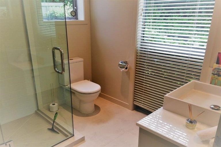 Photo of property in 12 Old Station Avenue, Wanaka, 9305