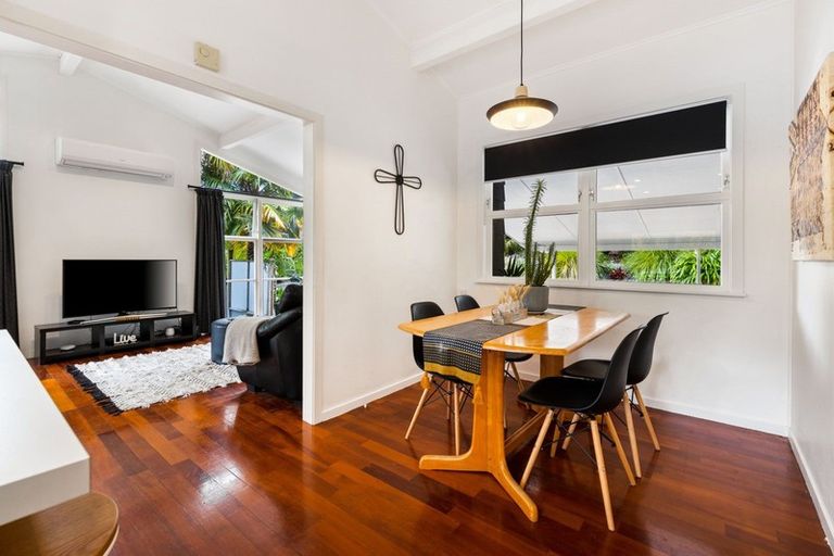 Photo of property in 26 Acacia Road, Torbay, Auckland, 0632
