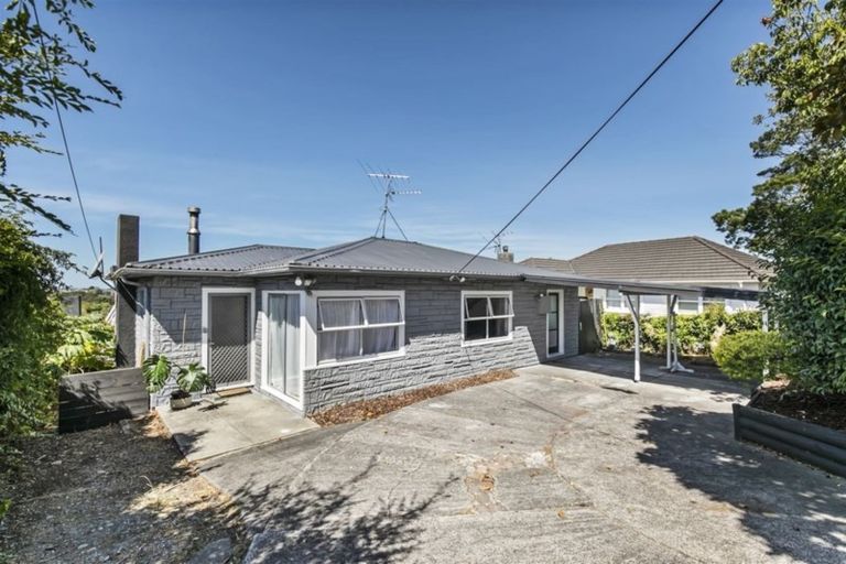 Photo of property in 28 Weldene Avenue, Glenfield, Auckland, 0629