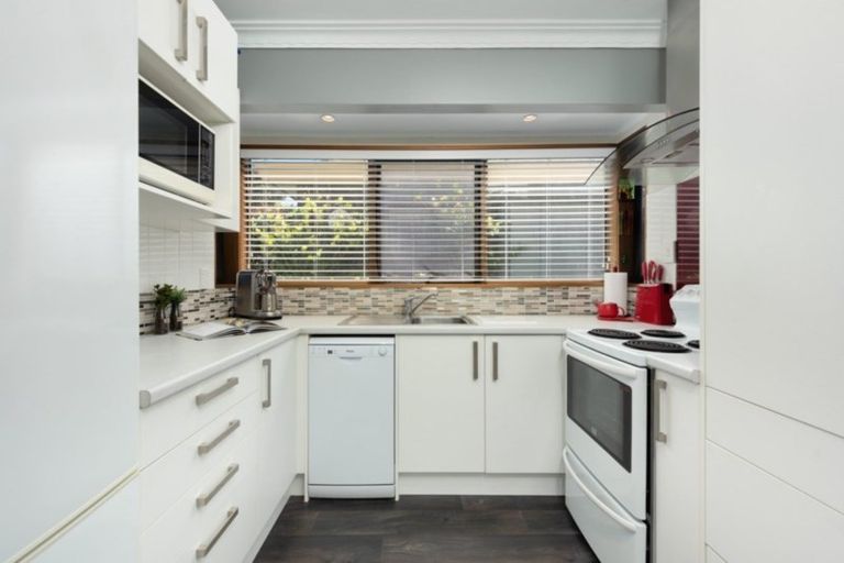 Photo of property in 15 Clivedene Street, Matua, Tauranga, 3110