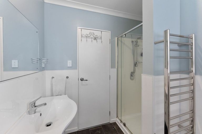 Photo of property in 25 Montana Road, Totara Park, Upper Hutt, 5018