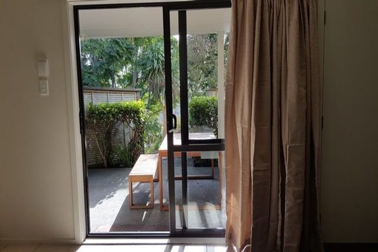 Photo of property in 8d Schnapper Rock Road, Schnapper Rock, Auckland, 0632