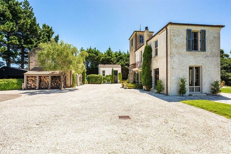 Photo of property in 909 Old North Road, Waimauku, 0882