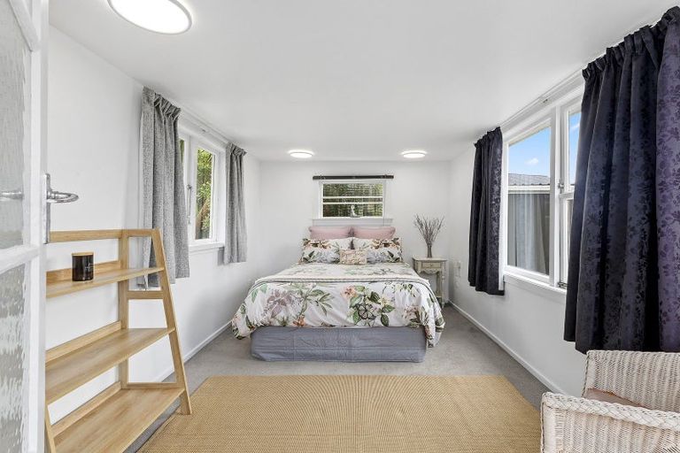 Photo of property in 34 Rua Street, Lyall Bay, Wellington, 6022