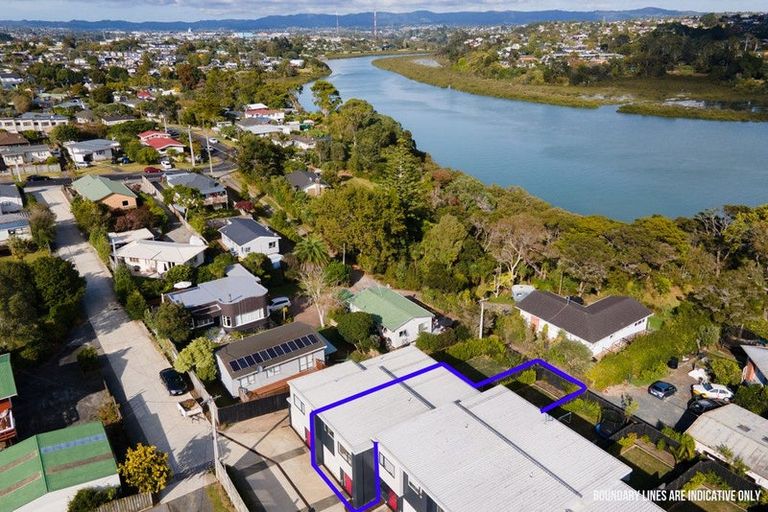 Photo of property in 19d Tawa Road, Te Atatu Peninsula, Auckland, 0610