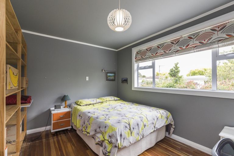 Photo of property in 12 Parata Street, Hokowhitu, Palmerston North, 4410