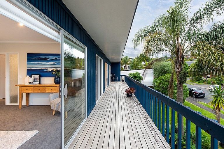 Photo of property in 30 Amante Crescent, Mairangi Bay, Auckland, 0630