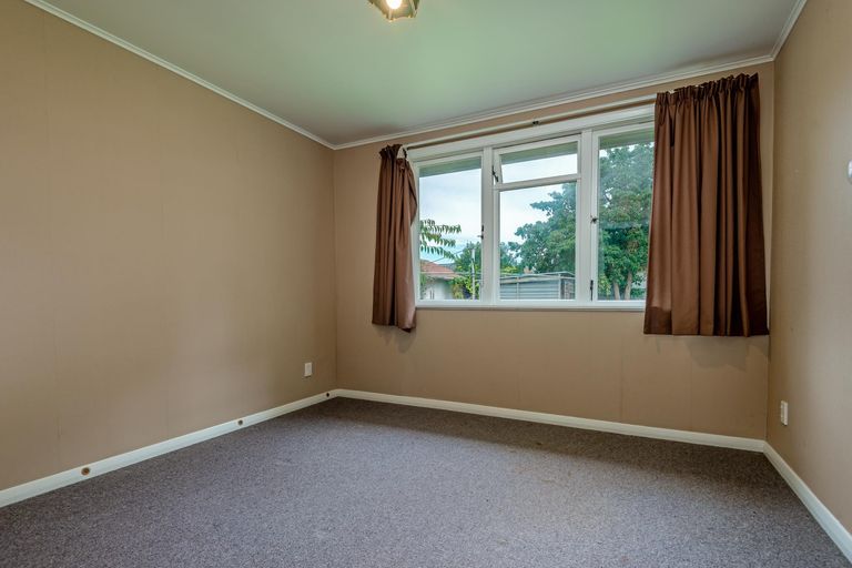 Photo of property in 11 Galway Avenue, Hokowhitu, Palmerston North, 4410