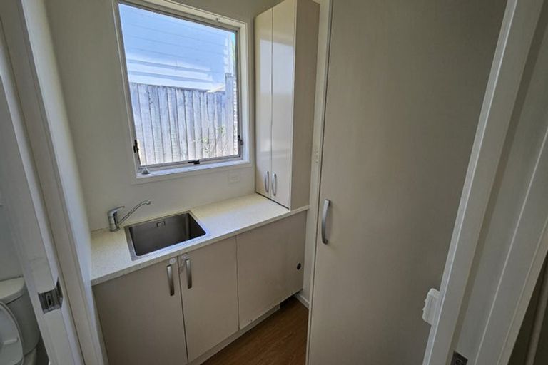 Photo of property in 15 Hewlett Road, Massey, Auckland, 0614