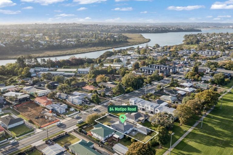 Photo of property in 84 Matipo Road, Te Atatu Peninsula, Auckland, 0610