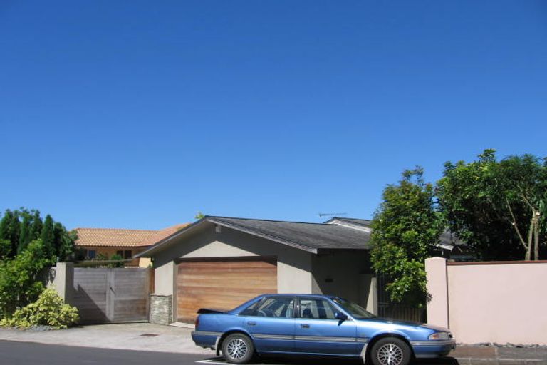 Photo of property in 41 Sylvan Park Avenue, Milford, Auckland, 0620