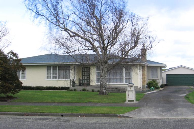 Photo of property in 4 Richmond Avenue, Takaro, Palmerston North, 4410