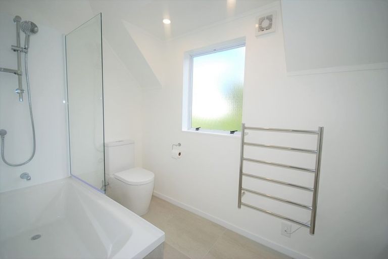 Photo of property in 2/32 Moana Avenue, Onehunga, Auckland, 1061