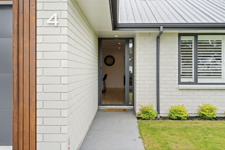 Photo of property in 4 Taylor Street, Cambridge, 3434