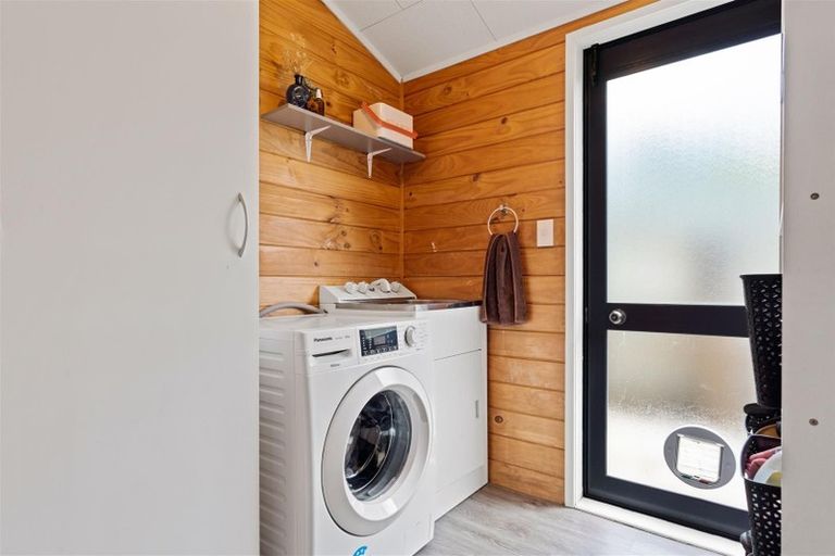 Photo of property in Hurndall Street East, Maungaturoto, 0520