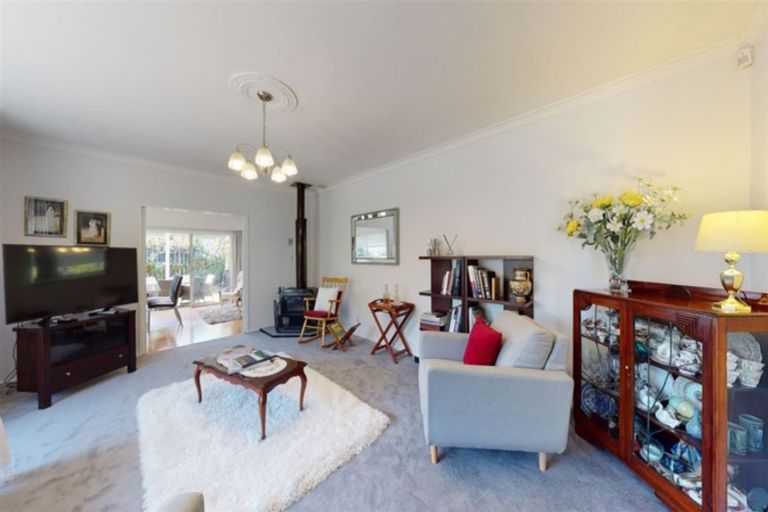 Photo of property in 14a Norton Park Avenue, Fairfield, Lower Hutt, 5011
